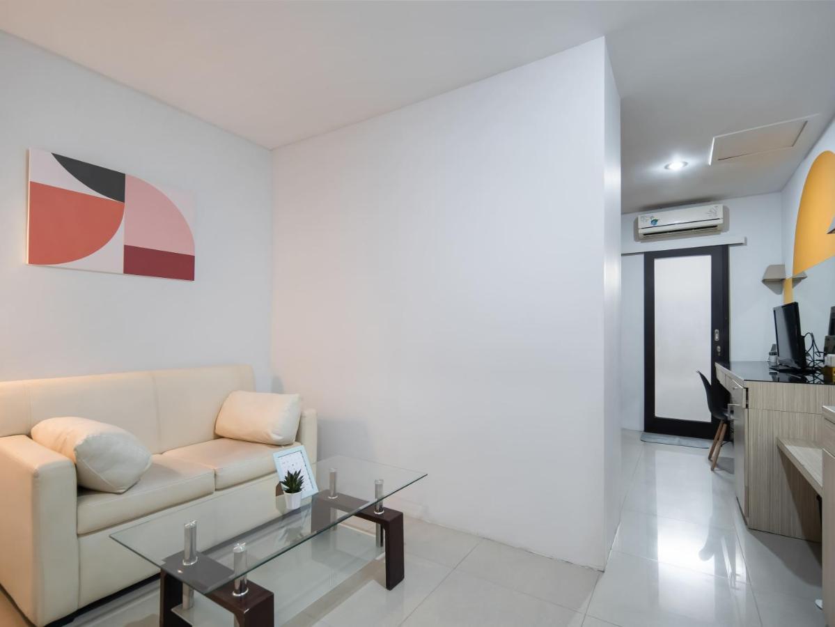 Cove Taman Apart otel Cakarta Dış mekan fotoğraf
