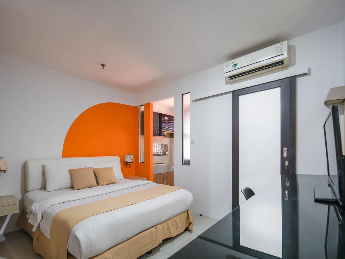 Cove Taman Apart otel Cakarta Dış mekan fotoğraf