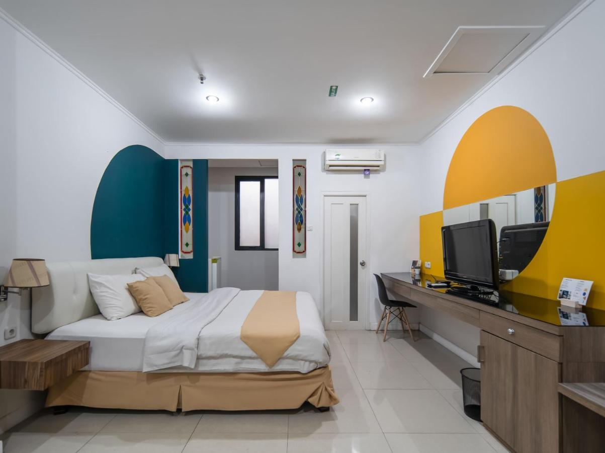 Cove Taman Apart otel Cakarta Dış mekan fotoğraf