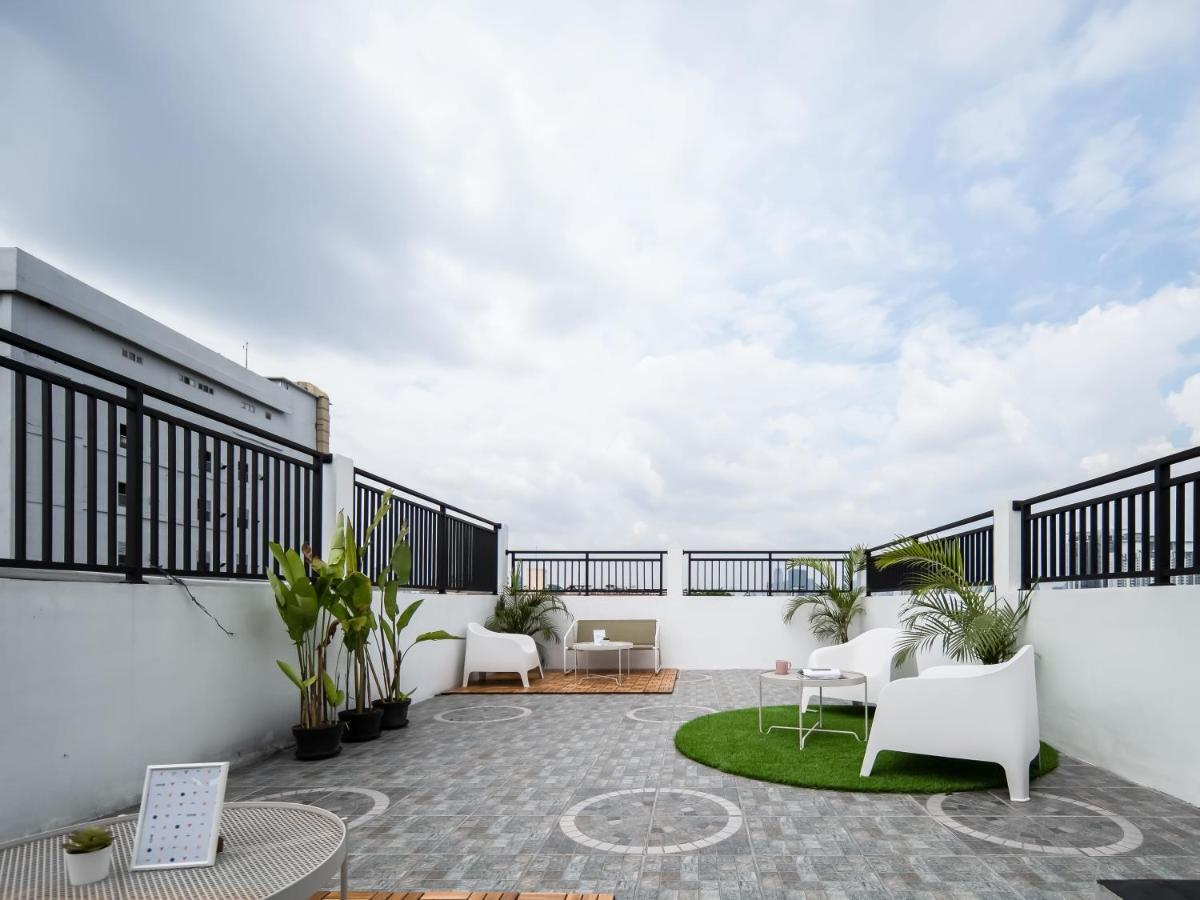 Cove Taman Apart otel Cakarta Dış mekan fotoğraf